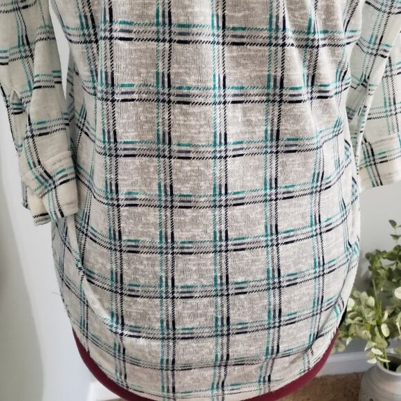 Aeropostale Striped Plaid Button Down Collared Top - Picture 8 of 11